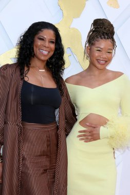 Robyn Simpson Reid, Storm Reid 24 Mart 2022 'de Beverly Wilshire Oteli' nde 15. Yıldönümü Siyah Kadınlar Hollywood Ödülleri 'nde.
