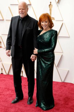 Rex Linn, Reba McEntire, 27 Mart 2022 'de Dolby Tiyatrosu 94. Akademi Ödülleri' nde.