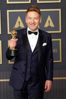 LOS ANGELES - 27 Mart: Kenneth Branagh Dolby Tiyatrosu 94. Akademi Ödülleri 'nde 27 Mart 2022, Los Angeles, CA