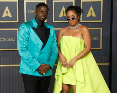 Daniel Kaluuya, H.E.R. 'den. Dolby Tiyatrosu 'ndaki 94. Akademi Ödülleri' nde 27 Mart 2022 'de Los Angeles, CA
