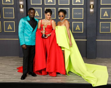 Daniel Kaluuya, Ariana DeBose, H.E.R. 'den. Dolby Tiyatrosu 'ndaki 94. Akademi Ödülleri' nde 27 Mart 2022 'de Los Angeles, CA
