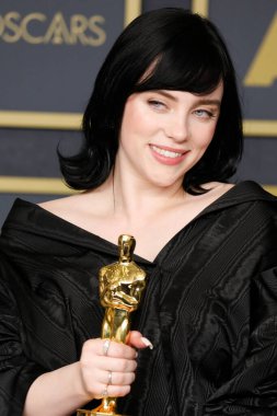 LOS ANGELES - 27 Mart 2022 'de Dolby Tiyatrosu 94. Akademi Ödülleri' nde Billie Eilish