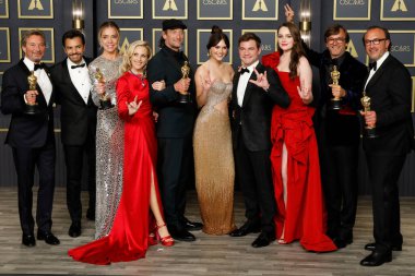 LOS ANGELES - MAR 27: Coda Best Picture, Eugenio Derbez, Sian Heder, Marlee Matlin, Troy Kotsur, Emilia Jones, Daniel Durant, Amy Forsyth Dolby Tiyatrosu 'nda 27 Mart 2022 tarihinde düzenlenen 94.