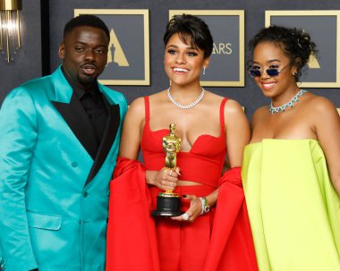 Daniel Kaluuya, Ariana DeBose, H.E.R. 'den. Dolby Tiyatrosu 'ndaki 94. Akademi Ödülleri' nde 27 Mart 2022 'de Los Angeles, CA
