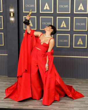 LOS ANGELES - 27 Mart 2022 'de Los Angeles' ta Dolby Tiyatrosu 94. Akademi Ödüllerinde Ariana DeBose