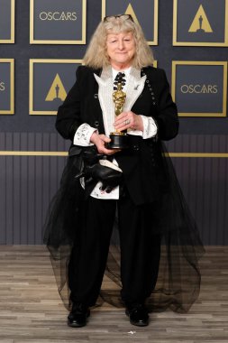 Jenny Beavan 27 Mart 2022 'de Los Angeles' ta Dolby Tiyatrosu 'nda 94. Akademi Ödülleri' nde.