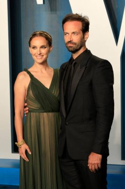 Natalie Portman, Benjamin Millepied, 27 Mart 2022 'de Wallis Annenberg Gösteri Sanatları Merkezi' ndeki Vanity Fair Oscar partisinde.