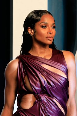 Ciara, Wallis Annenberg Gösteri Sanatları Merkezi 'ndeki Vanity Fair Oscar Partisinde 27 Mart 2022' de Beverly Hills, CA