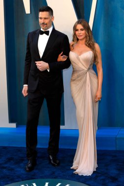 Joe Mangiello, Sofya Vergara Wallis Annenberg Gösteri Sanatları Merkezi 'ndeki Vanity Fair Oscar partisinde 27 Mart 2022' de Beverly Hills, CA