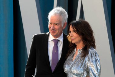 John McEnroe, Patty Smyth, 27 Mart 2022 'de Wallis Annenberg Gösteri Sanatları Merkezi' ndeki Vanity Fair Oscar partisinde.