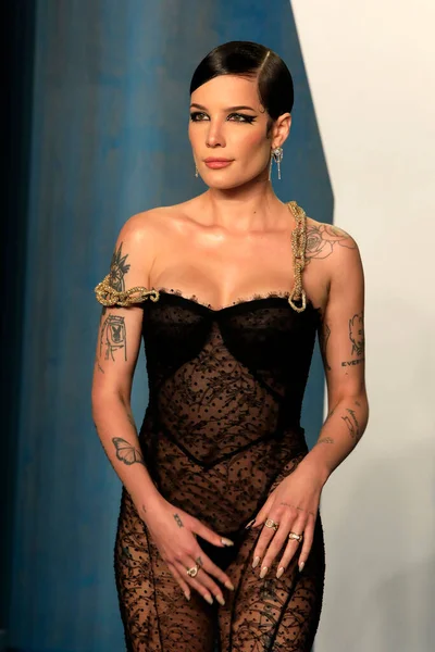 Halsey, 27 Mart 2022 'de Wallis Annenberg Sahne Sanatları Merkezi' ndeki Vanity Fair Oscar Partisi 'nde.
