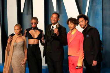 Jada Pinkett-Smith, Willow Smith, Will Smith, Jaden Smith, Trey Smith Wallis Annenberg Gösteri Sanatları Merkezi 'ndeki Vanity Fair Oscar Partisi' nde 27 Mart 2022 'de