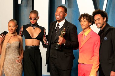 Jada Pinkett-Smith, Willow Smith, Will Smith, Jaden Smith, Trey Smith Wallis Annenberg Gösteri Sanatları Merkezi 'ndeki Vanity Fair Oscar Partisi' nde 27 Mart 2022 'de