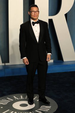 Daniel Dae Kim, 27 Mart 2022 'de Wallis Annenberg Sahne Sanatları Merkezi' ndeki Vanity Fair Oscar partisinde.