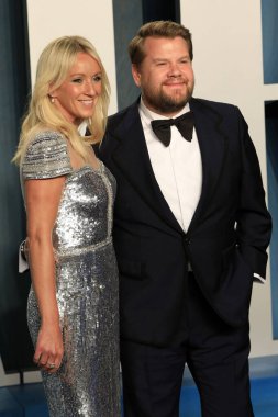 Julia Carey, 27 Mart 2022 'de Wallis Annenberg Gösteri Sanatları Merkezi' ndeki Vanity Fair Oscar Partisi 'nde James Corden.