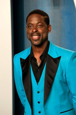 Wallis Annenberg Gösteri Sanatları Merkezi 'ndeki Vanity Fair Oscar partisinde Sterling K Brown 27 Mart 2022' de Beverly Hills, CA