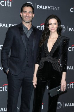Tyler Hoechlin, Bitsie Tulloch namı diğer Elizabeth Tulloch PaleyFEST 2022 'de - Superman ve Lois Dolby Tiyatrosu' nda 3 Nisan 2022 'de Los Angeles, CA