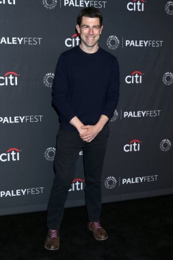 LOS ANGELES - 6 Nisan 2022 'de PaleyFest 2022' de Max Greenfield - Dolby Tiyatrosu 'ndaki Hayaletler ve Mahalle 6 Nisan 2022' de Los Angeles, CA