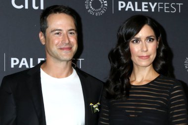 LOS ANGELES - 6 Nisan 2022 'de kocası Josh, Sheila Carrasco PaleyFest 2022' de - Dolby Tiyatrosu 'ndaki Hayaletler ve Mahalle 6 Nisan 2022' de