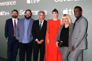 LOS ANGELES - 8 Nisan 2022 'de Los Angeles, CA' da, Dan Erickson, Zach Cherry, Ben Stiller, Britt Lower, Patricia Arquette, Tramell Tillman, Amerika Yönetmenler Birliği 'nin Tillman Finali' nde