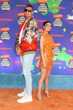 9 Nisan 2022 'deki Barker Hanger Çocuk Seçimi Ödülleri' nde Rob Gronkowski ve Miranda Cosgrove 9 Nisan 2022 'de Santa Monica, CA
