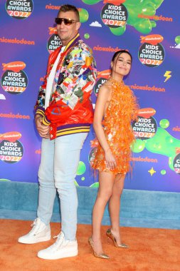 9 Nisan 2022 'deki Barker Hanger Çocuk Seçimi Ödülleri' nde Rob Gronkowski ve Miranda Cosgrove 9 Nisan 2022 'de Santa Monica, CA