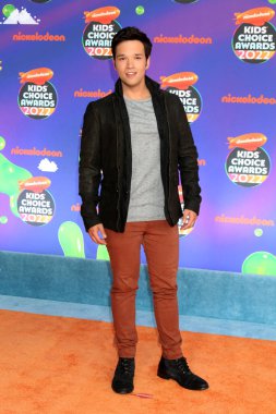 9 Nisan 2022 'de Barker Hanger' daki Çocuklar Seçimi Ödülleri 'nde Nathan Kress.