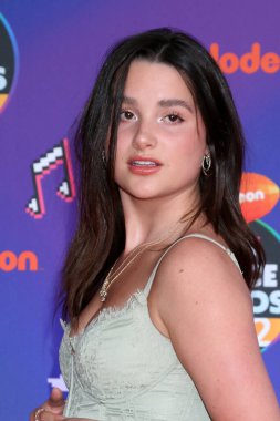 LOS ANGELES - 9 APR: 2022 Çocuk Seçimi Ödülleri 'nde Jules Leblanc Barker Hanger' da 9 Nisan 2022, Santa Monica, CA