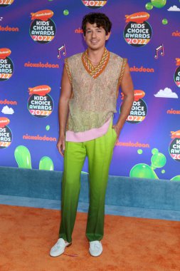 9 Nisan 2022 'de Barker Hanger' daki Çocuk Seçimi Ödülleri 'nde Charlie Puth.