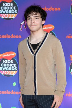 9 Nisan 2022 'deki Barker Hanger Çocuk Seçimi Ödülleri' nde Bryce Gheisar.