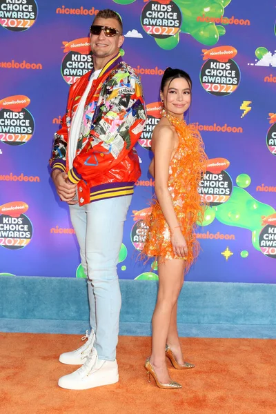 9 Nisan 2022 'deki Barker Hanger Çocuk Seçimi Ödülleri' nde Rob Gronkowski ve Miranda Cosgrove 9 Nisan 2022 'de Santa Monica, CA