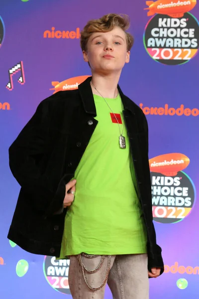 Los Angeles Apr 2022 Kids Choice Awardsのゲストは カリフォルニア州サンタモニカで4月の9 2022でBarker Hangerで開催されます — ストック写真