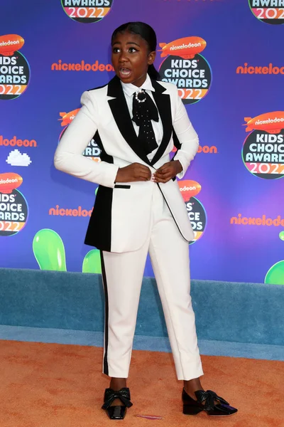 Los Angeles Apr Celina Smith 2022 Kids Choice Awards Barker – stockfoto