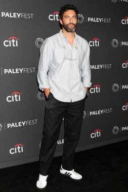 LOS ANGELES - 10 APR: Noah Mills PaleyFEST - NCIS Evren Dolby Tiyatrosu 10 Nisan 2022, Los Angeles, CA