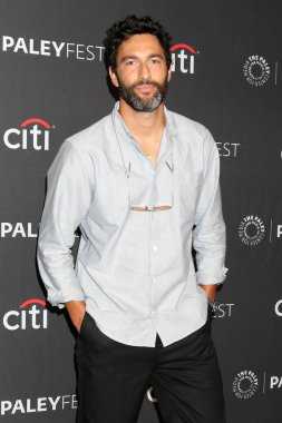 LOS ANGELES - 10 APR: Noah Mills PaleyFEST - NCIS Evren Dolby Tiyatrosu 10 Nisan 2022, Los Angeles, CA