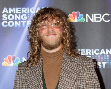 LOS ANGELES - 11 Nisan: Allen Stone 11 Nisan 2022 'de Los Angeles, Kaliforniya' da bulunan Universal Stüdyoları 'nda Amerika Şarkı Yarışması 4.