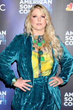 Alexis Cunningham, 11 Nisan 2022 'de Los Angeles, Kaliforniya' da bulunan Universal Stüdyoları 'nda Amerika Şarkı Yarışması 4.