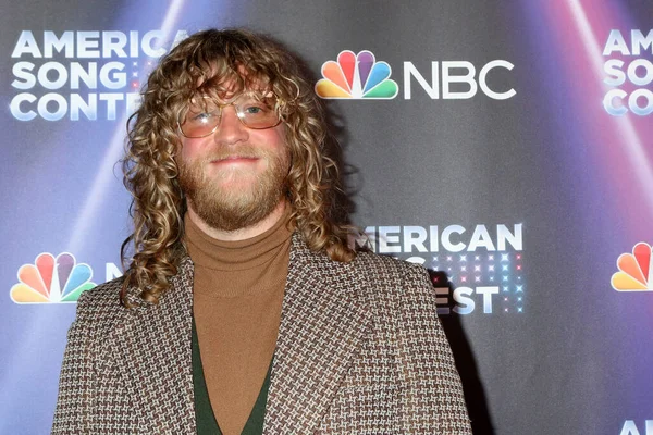 LOS ANGELES - 11 Nisan: Allen Stone 11 Nisan 2022 'de Los Angeles, Kaliforniya' da bulunan Universal Stüdyoları 'nda Amerika Şarkı Yarışması 4.