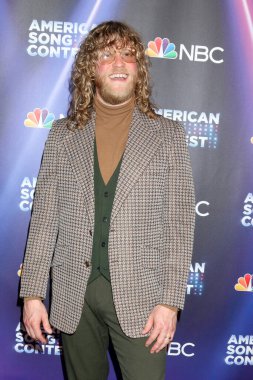 LOS ANGELES - 11 Nisan: Allen Stone 11 Nisan 2022 'de Los Angeles, Kaliforniya' da bulunan Universal Stüdyoları 'nda Amerika Şarkı Yarışması 4.