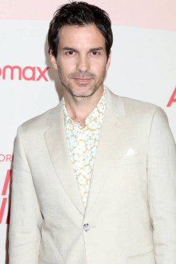 LOS ANGELES - 11 Nisan, Santiago Cabrera The Flight Attendant Sezon 2, Premiere Screening at the Pacific Design Center, 11 Nisan 2022, Los Angeles, CA
