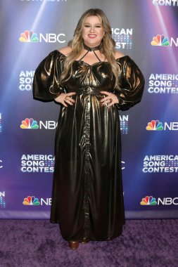 LOS ANGELES - 11 APR: Kelly Clarkson 11 Nisan 2022 'de Los Angeles, Kaliforniya' da bulunan Universal Stüdyoları 'nda Amerika Şarkı Yarışması 4.