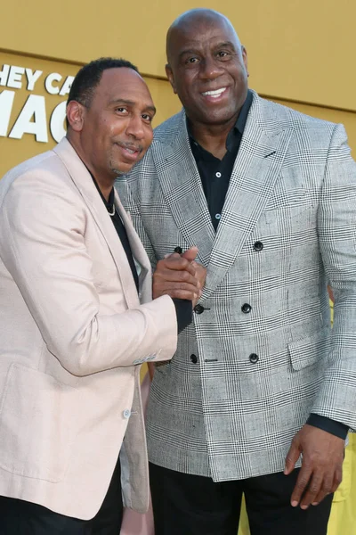 LOS ANGELES - 14 Nisan 2022 'de Westwood, CA' daki Village Theater 'da 