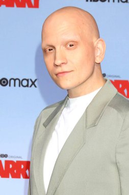 18 Nisan 2022 'de Rolling Green' deki Barry Sezon 3 HBO Premiere Gösterimi 'nde Anthony Carrigan.