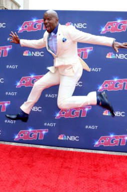 LOS ANGELES - 20 Nisan 2022 'de Pasadena, CA' da bulunan Pasadena Civic Auditorium 'da Terry Crews Yetenek Fotoğrafı Aldı 
