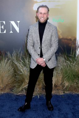 LOS ANGELES - 20 Nisan 2022 'de Hollywood Atletizm Kulübü' nde Cennetin Sancakları Altındaki FX 'te Taylor St. Pierre.