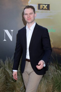 LOS ANGELES - 20 Nisan 2022 'de Hollywood Atletizm Kulübü' nde The Banner of Heaven TV 'nin galasında Rohan Mead