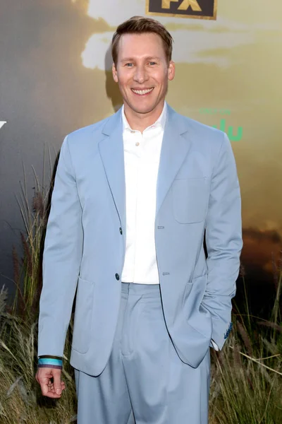 LOS ANGELES - 20 Nisan 2022 'de Hollywood Atletizm Kulübü' nde Cennet Sancağı Altındaki Dustin Lance Black, 20 Nisan 2022 'de Los Angeles, CA