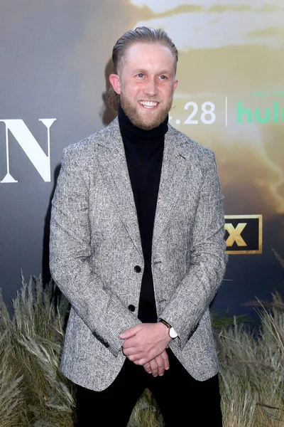 LOS ANGELES - 20 Nisan 2022 'de Hollywood Atletizm Kulübü' nde Cennetin Sancakları Altındaki FX 'te Taylor St. Pierre.