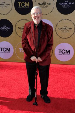 LOS ANGELES - 21 Nisan 2022 'de TCL Çin Tiyatrosu IMAX' ta düzenlenen 2022 TCM Klasik Film Festivali 'nde ET 40. yıl dönümü gösteriminde Leonard Maltin
