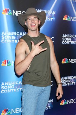 LOS ANGELES - 25 Nisan 2022, Universal City, CA 'de Jonah Prill Amerika Şarkı Yarışması Yarı Finalleri Kırmızı Halı 